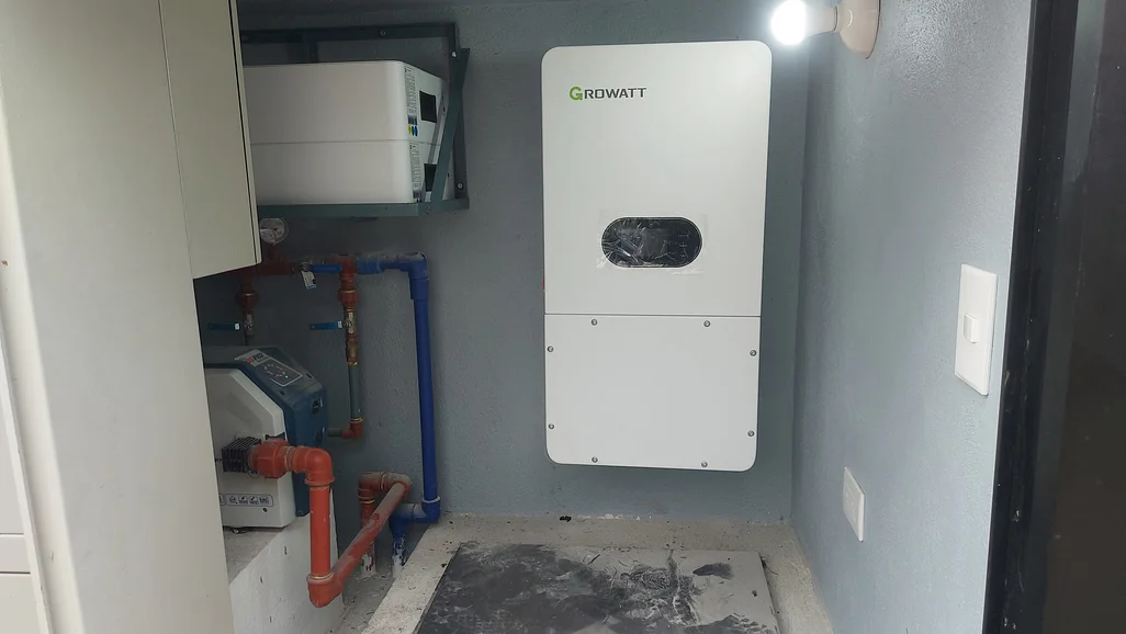 Instalación de Paneles Solares Biotecno en Ecuador